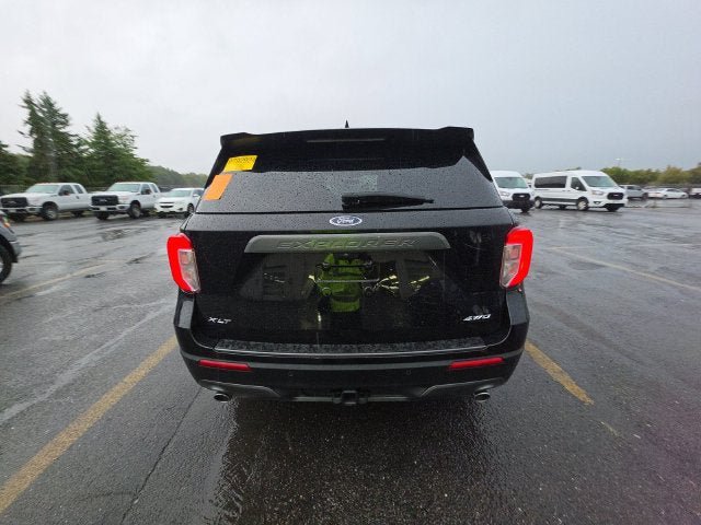 Used 2023 Ford Explorer XLT w/ Equipment Group 202A AWD/4WD image 6