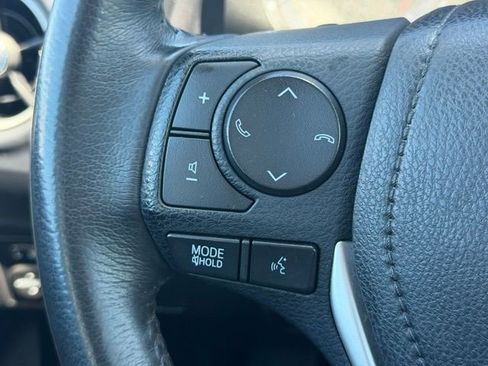 Used 2017 Toyota Corolla SE FWD image 21