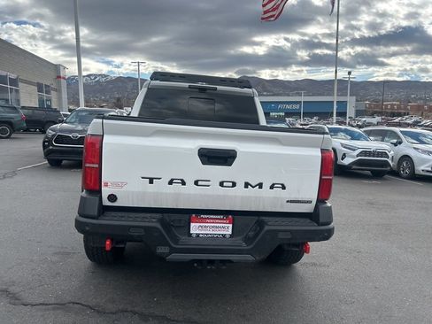 Used 2024 Toyota Tacoma Trailhunter image 5