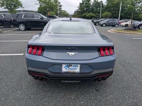 Certified 2025 Ford Mustang Coupe RWD image 4