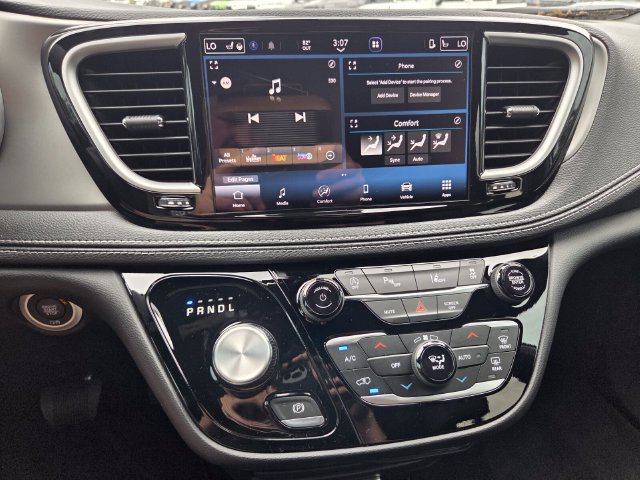 New 2027 Chrysler Pacifica Select FWD image 24