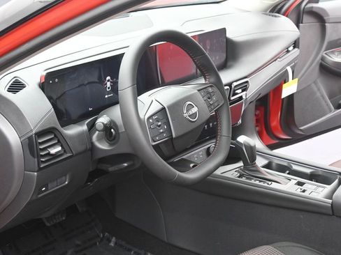 New 2026 Nissan Sentra SR w/ Floor Mat Package FWD image 7