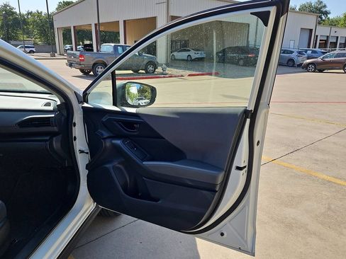 Used 2025 Subaru Crosstrek 2.5i Premium AWD/4WD image 35