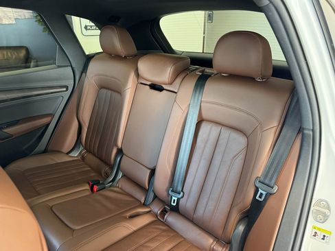 Used 2018 Audi Q5 2.0T Premium Plus w/ Premium Plus Package AWD/4WD image 46