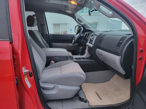 Used 2011 Toyota Tundra 4x4 CrewMax image 17