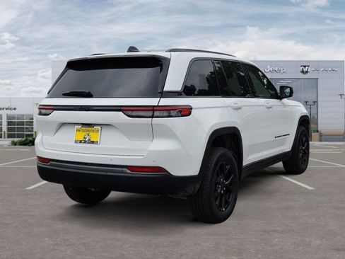 New 2026 Jeep Grand Cherokee Altitude RWD image 5