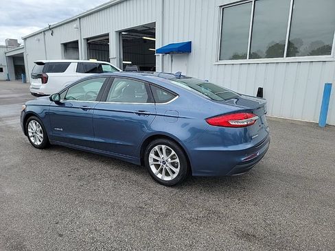 Used 2019 Ford Fusion SE FWD image 3