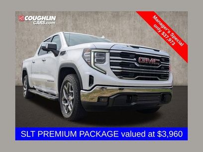 Used 2022 GMC Sierra 1500 SLT w/ SLT Premium Package
