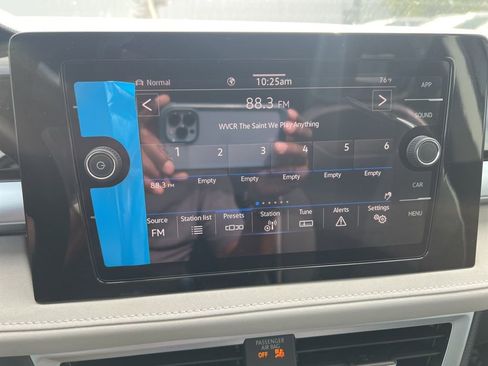 New 2025 Volkswagen Taos SE image 25