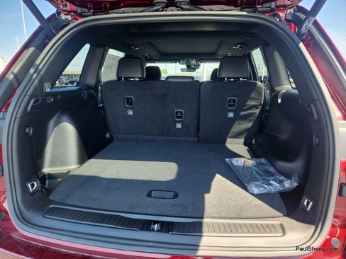 New 2025 Jeep Grand Cherokee Limited w/ Black Appearance Package image 24