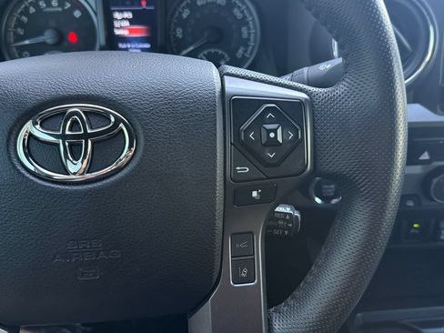 Used 2022 Toyota Tacoma TRD Sport w/ Technology Package AWD/4WD image 32