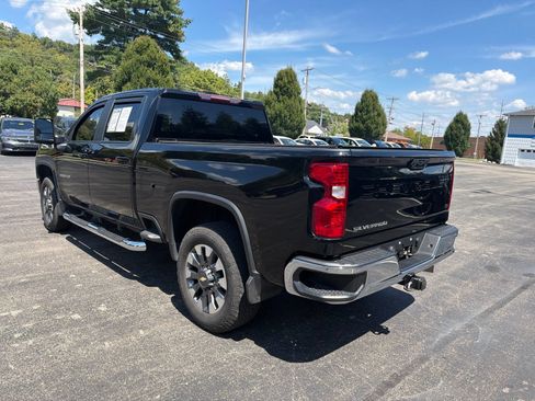 Used 2021 Chevrolet Silverado 2500 LT w/ Convenience Package AWD/4WD image 3