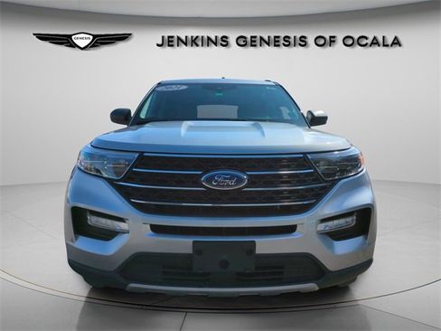 Used 2021 Ford Explorer XLT w/ Equipment Group 202A image 9