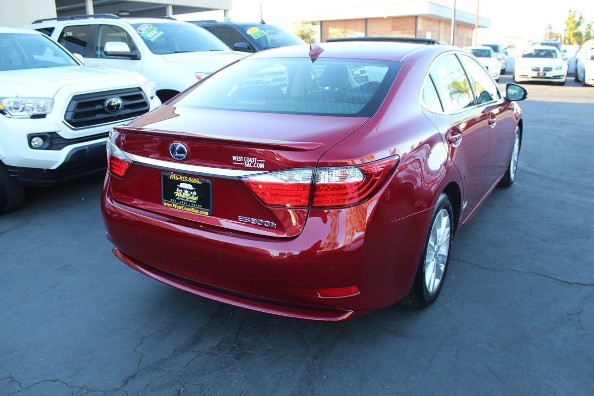 Used 2015 Lexus ES 300h w/ Navigation System Package FWD image 7