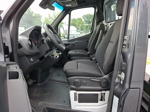Used 2023 Mercedes-Benz Sprinter 4500 image 16