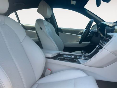 Used 2025 Genesis G70 2.5T AWD/4WD image 15