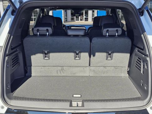 New 2026 Chevrolet Traverse High Country image 9