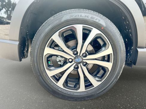 Used 2023 Subaru Forester Limited AWD/4WD image 5