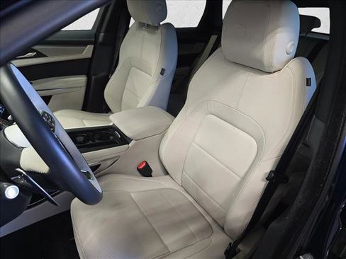 Certified 2025 Jaguar F-PACE R-Dynamic S image 15