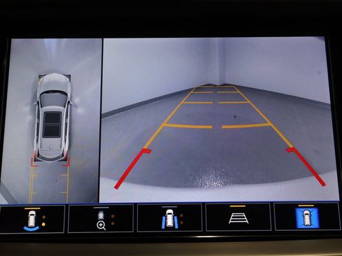 Certified 2025 Cadillac XT5 Premium Luxury w/ Technology Package AWD/4WD image 13