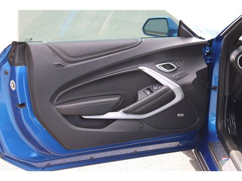 Used 2016 Chevrolet Camaro SS RWD image 7
