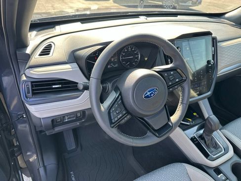 Used 2025 Subaru Forester Premium AWD/4WD image 17