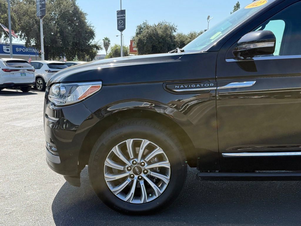 Used 2022 Lincoln Navigator L 4WD image 6