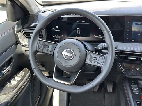 New 2025 Nissan Kicks SR image 18