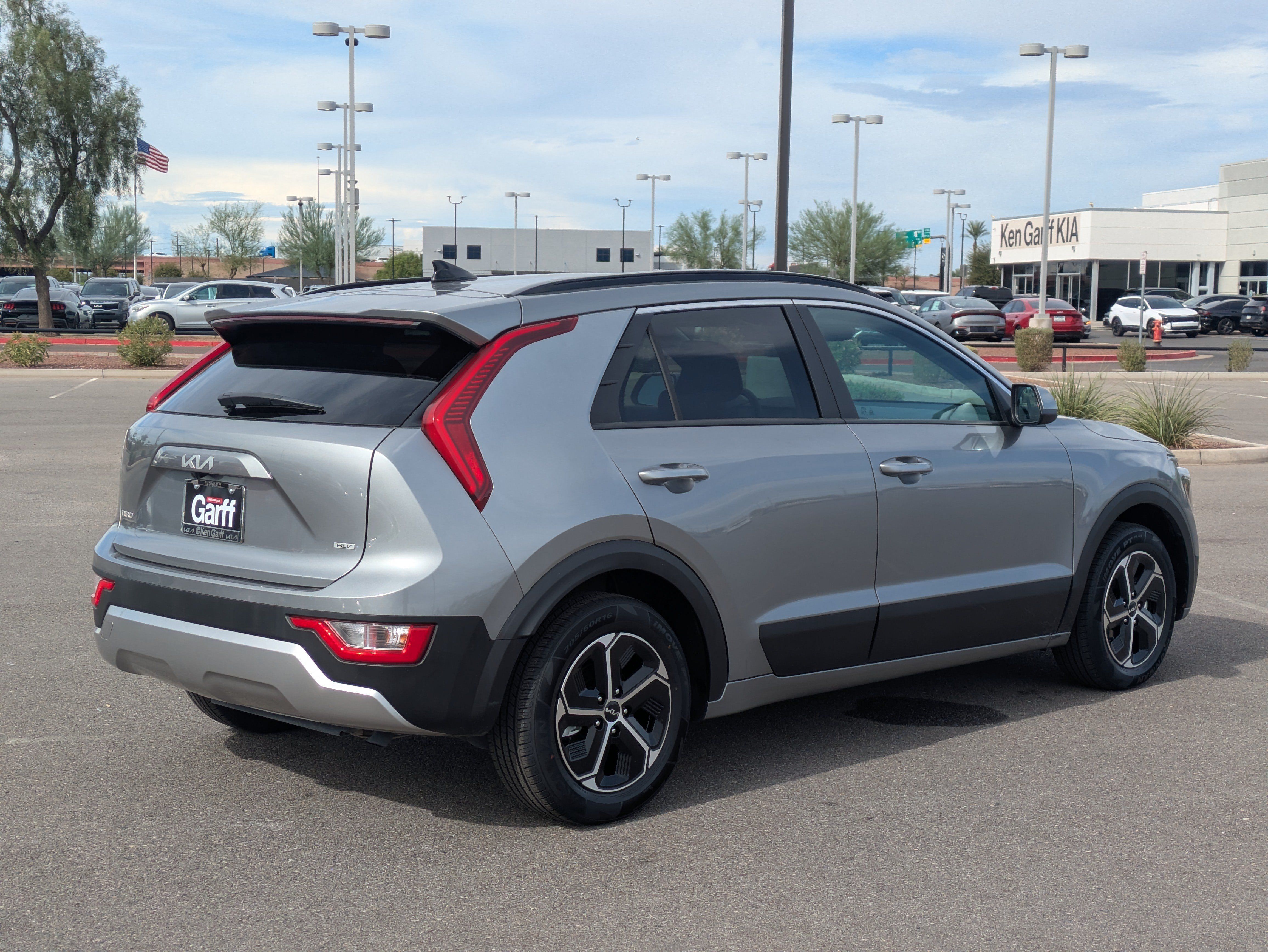 Certified 2025 Kia Niro LX FWD image 5