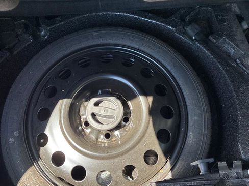 Used 2015 GMC Terrain SLE image 29