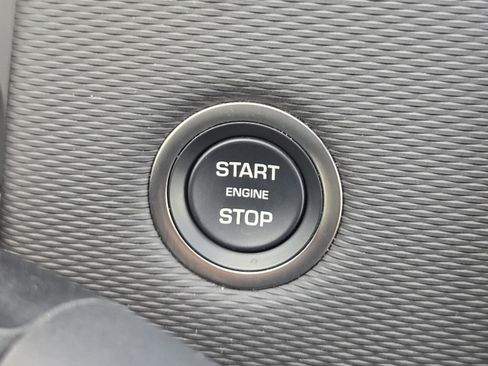 Used 2025 Land Rover Discovery Sport Dynamic SE AWD/4WD image 17