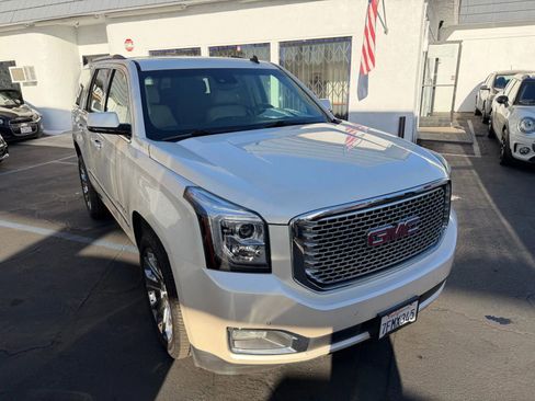 Used 2015 GMC Yukon Denali w/ Touring Package image 10