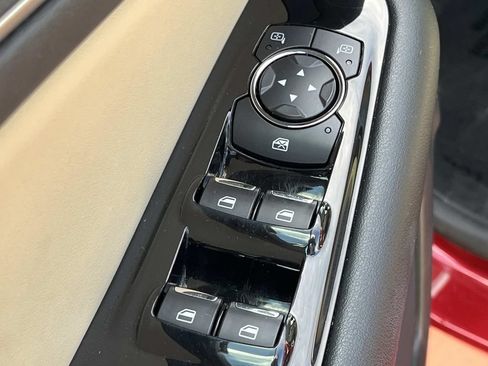 Used 2020 Ford Edge SEL w/ Convenience Package FWD image 32