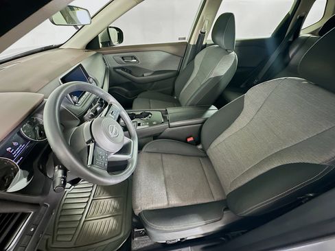 Used 2023 Nissan Rogue SV FWD image 13