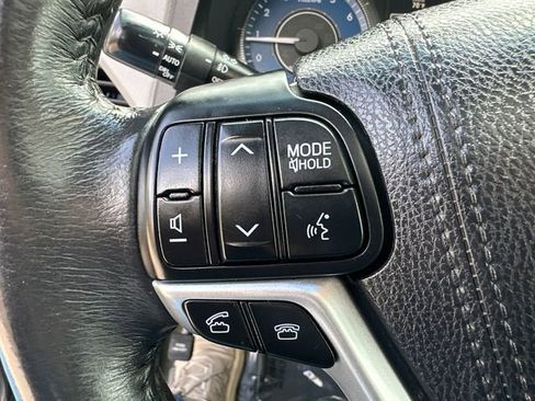 Used 2017 Toyota Sienna XLE Premium image 40