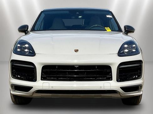 Used 2022 Porsche Cayenne GTS AWD/4WD image 2