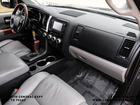 Used 2019 Toyota Sequoia Platinum AWD/4WD image 10