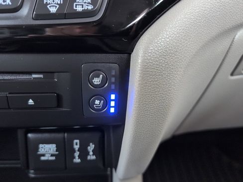 Used 2018 Honda Pilot Elite image 29