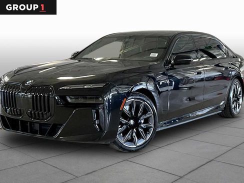 Used 2023 BMW i7 xDrive60 w/ Executive Package 2 image 1