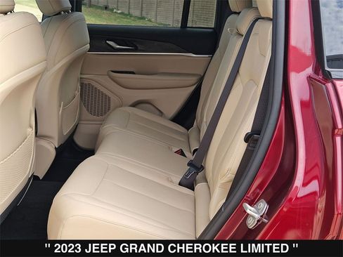 Used 2023 Jeep Grand Cherokee Limited image 17