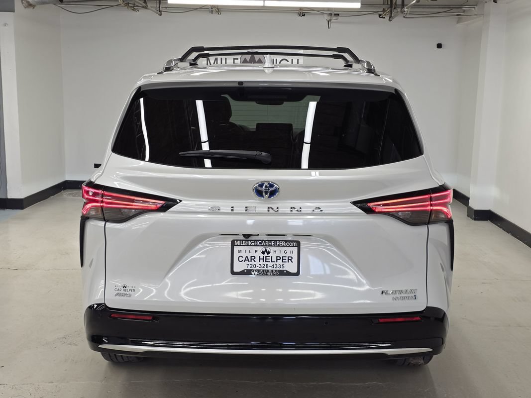 Used 2024 Toyota Sienna Platinum AWD/4WD image 9