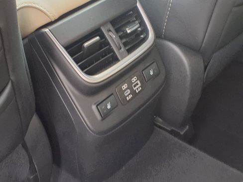 Used 2025 Subaru Outback Limited AWD/4WD image 25