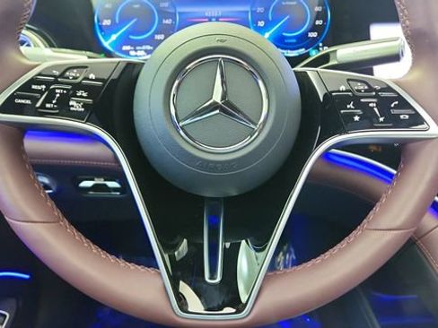 Used 2023 Mercedes-Benz EQS 580 580 image 43