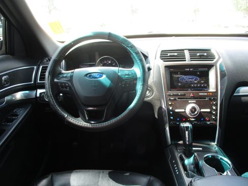Used 2016 Ford Explorer Sport w/ Equipment Group 401A AWD/4WD image 9