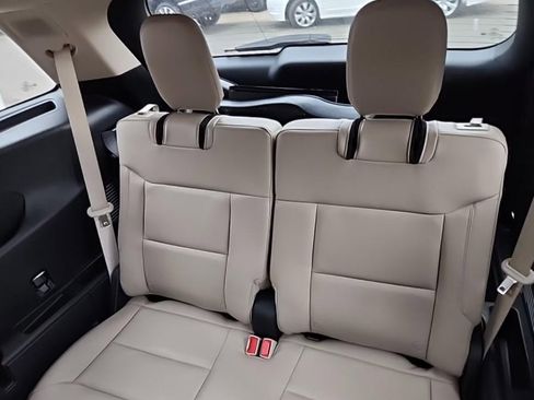 Used 2023 Ford Explorer Limited w/ Limited Technology Package image 15