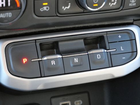 Used 2020 GMC Acadia SLT image 25