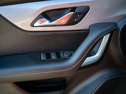 Used 2025 Chevrolet Blazer LT image 19