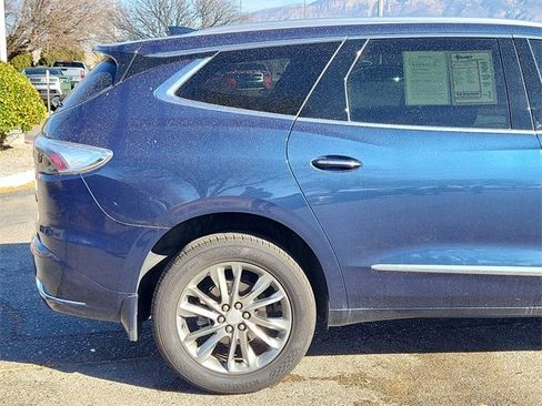 Used 2022 Buick Enclave Avenir w/ Avenir Technology Package image 4