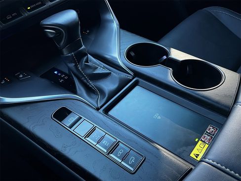 Used 2024 Lexus LX 600 4WD w/ Luxury Package image 17