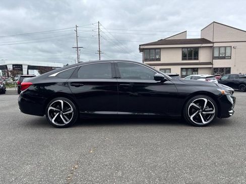 Used 2018 Honda Accord Sport image 6